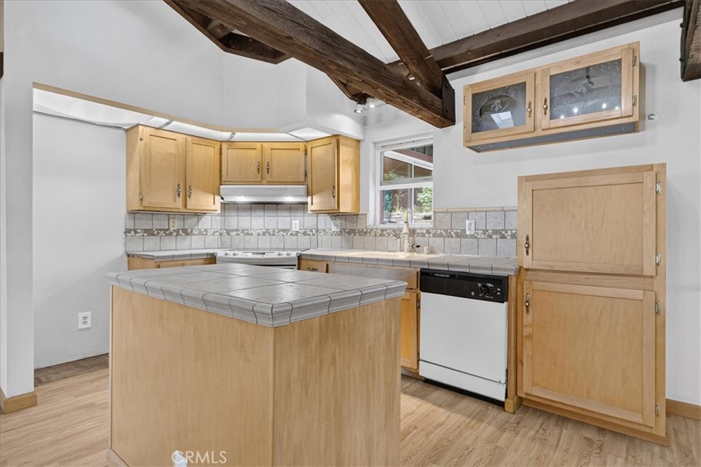 43 Dacy Property Photo 12