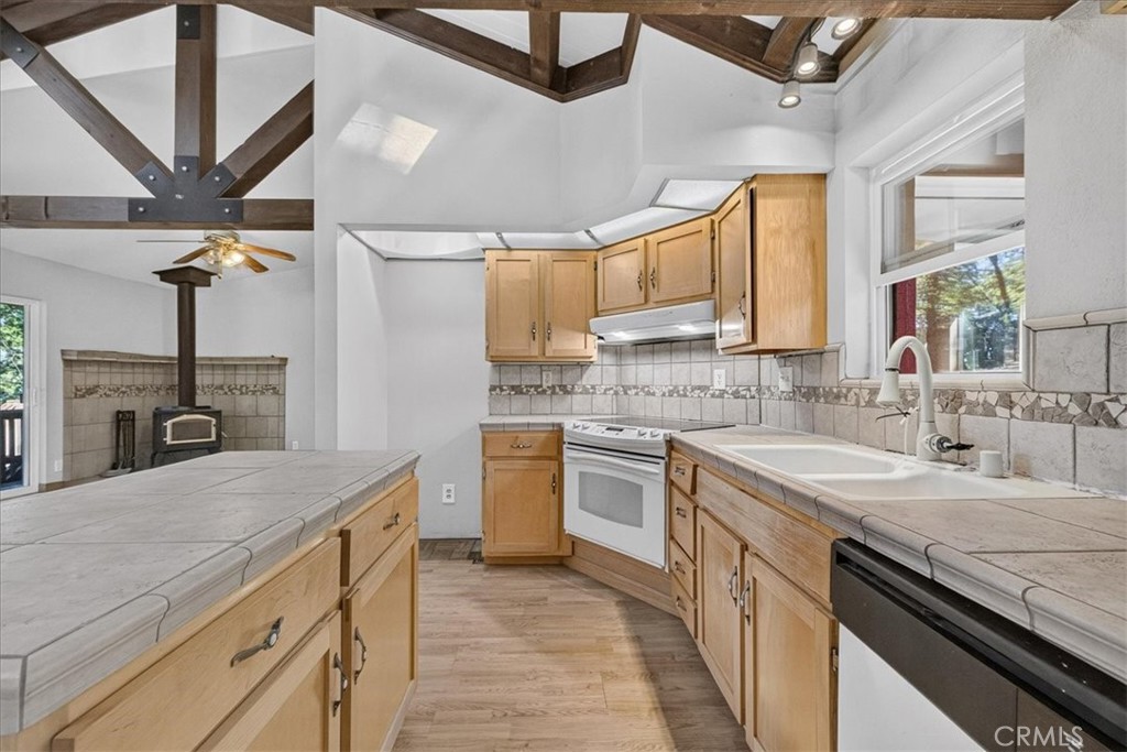 43 Dacy Property Photo 13