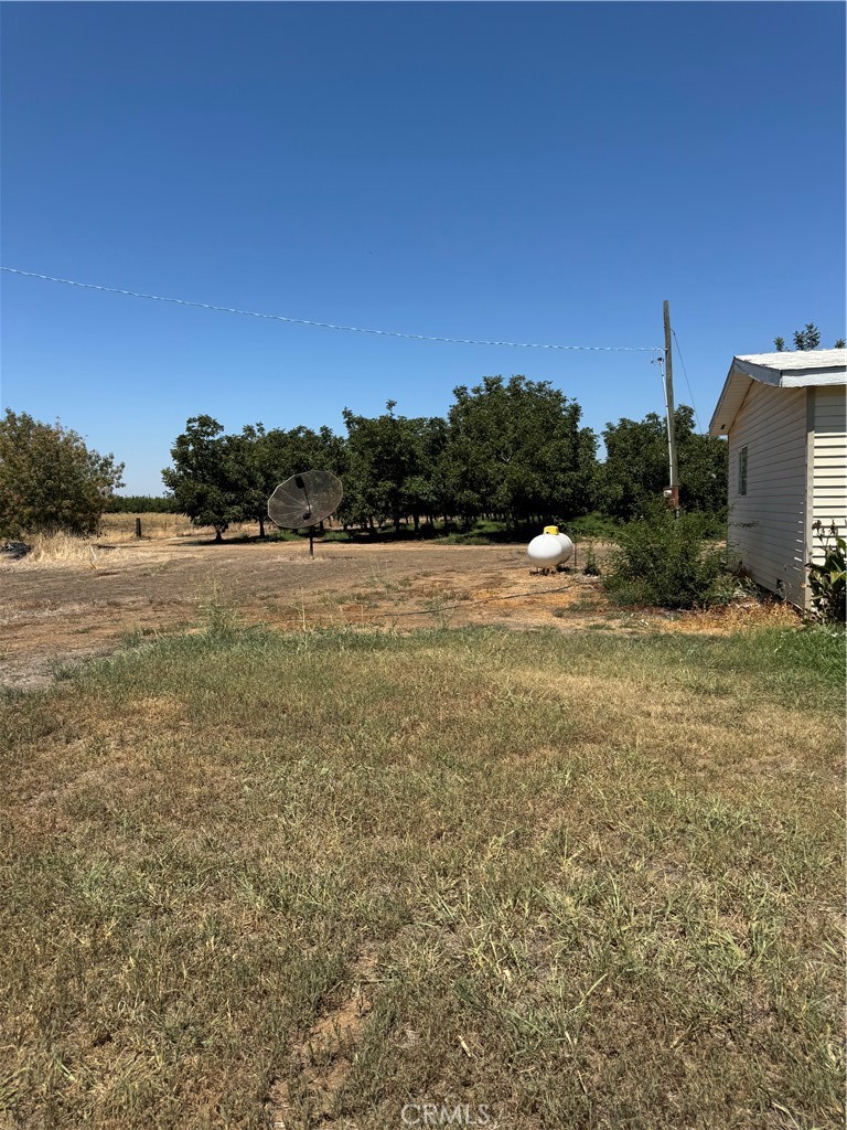 22720 Thomes Property Photo 3