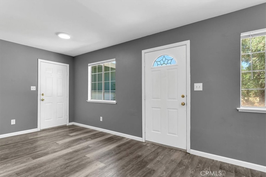 695 Walton Drive Property Photo 4