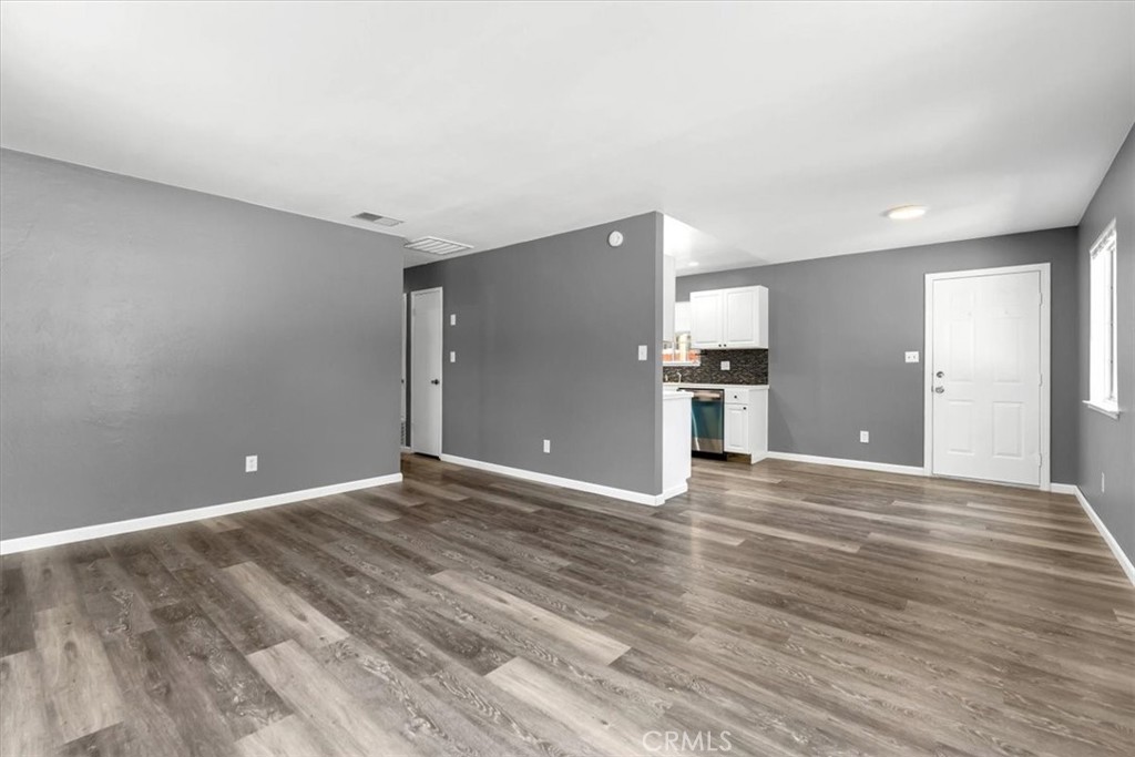 695 Walton Drive Property Photo 8