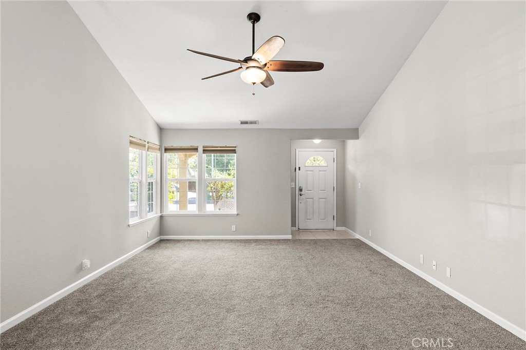 2811 Vistamont Way Property Photo 3