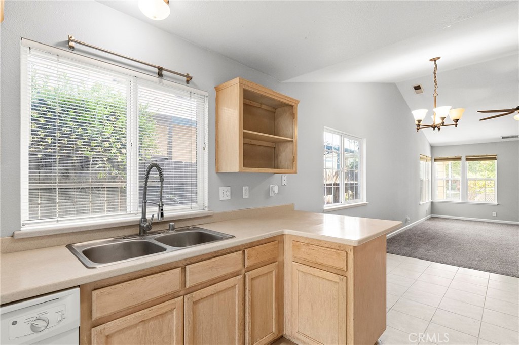 2811 Vistamont Way Property Photo 9