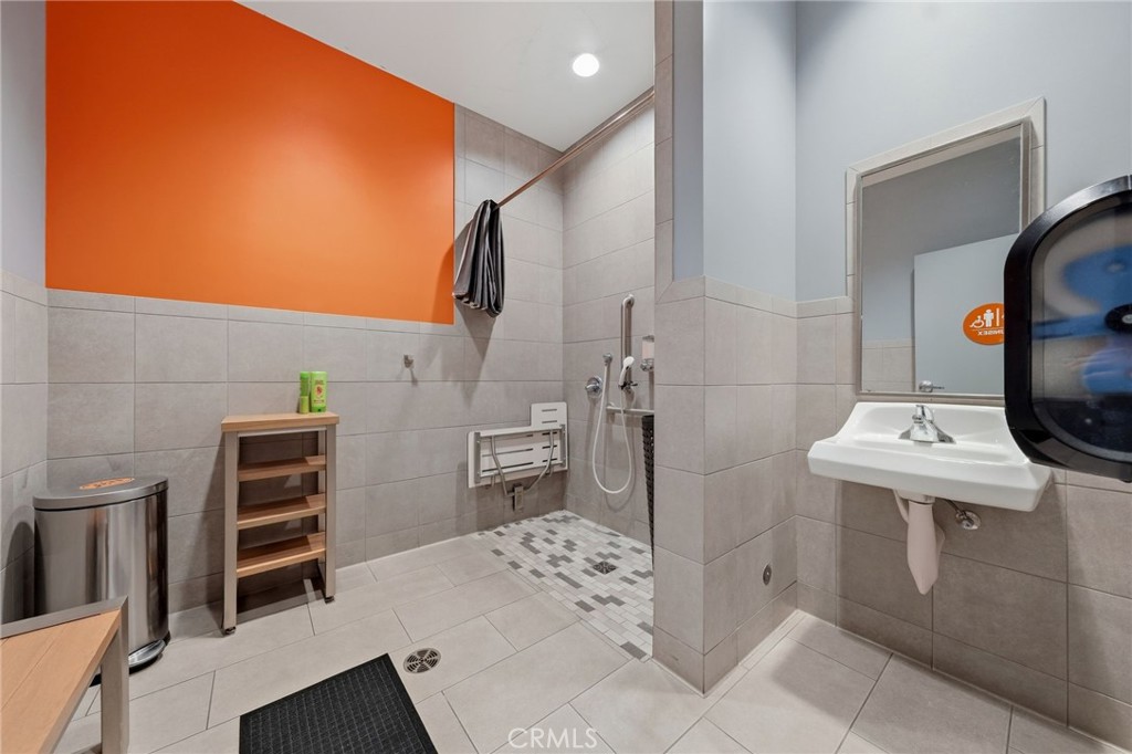 874 East Avenue Property Photo 26