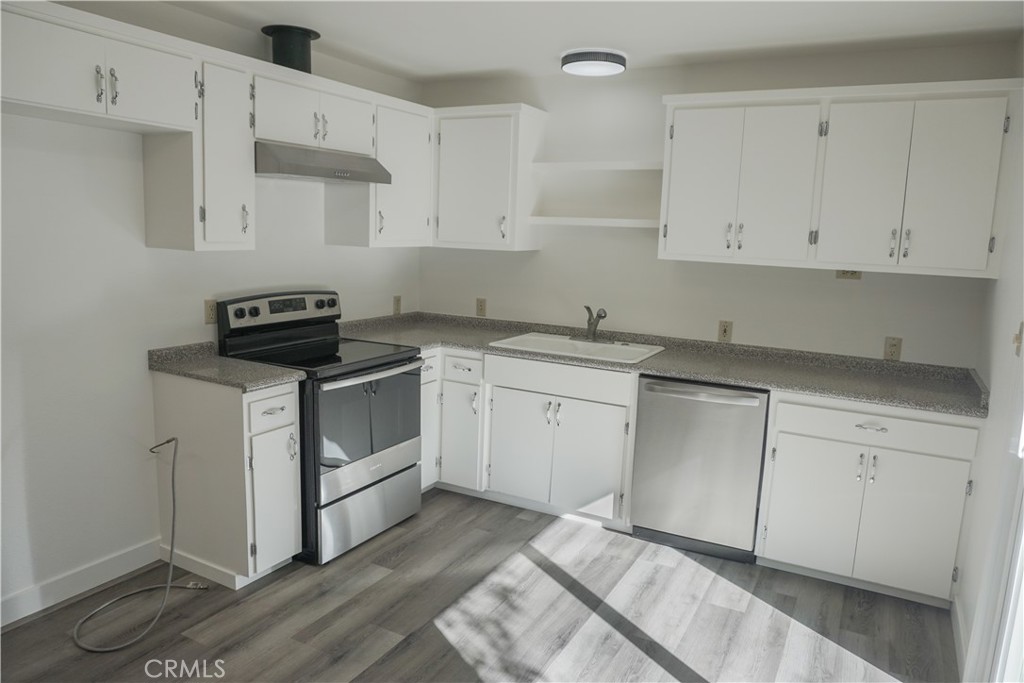 2324 Fern Property Photo 5