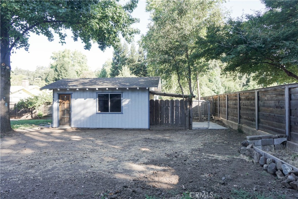 2324 Fern Property Photo 24