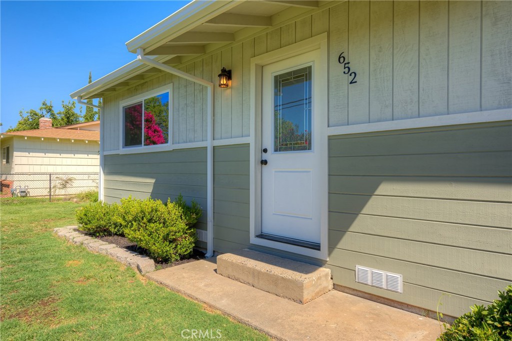 652 Plumas Property Photo 4