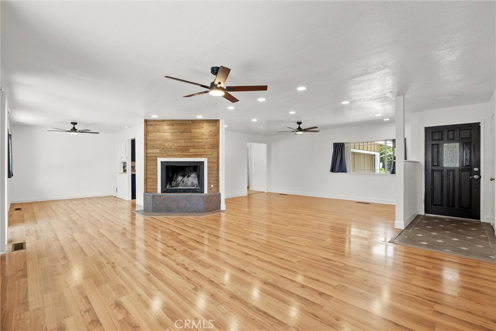 1030 W 1st Property Photo 11
