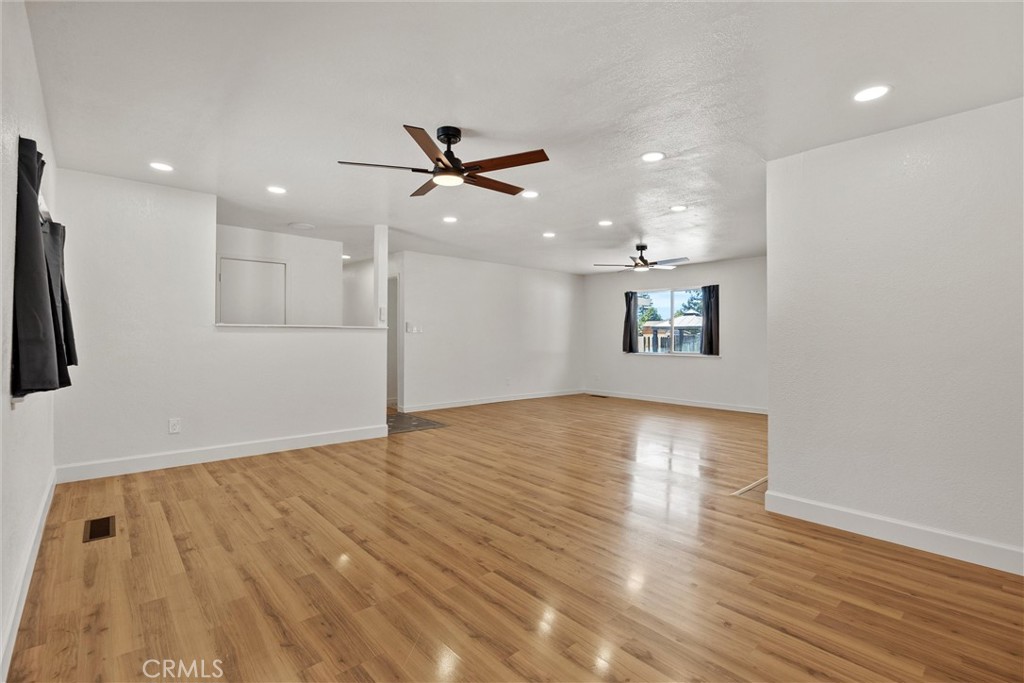 1030 W 1st Property Photo 15