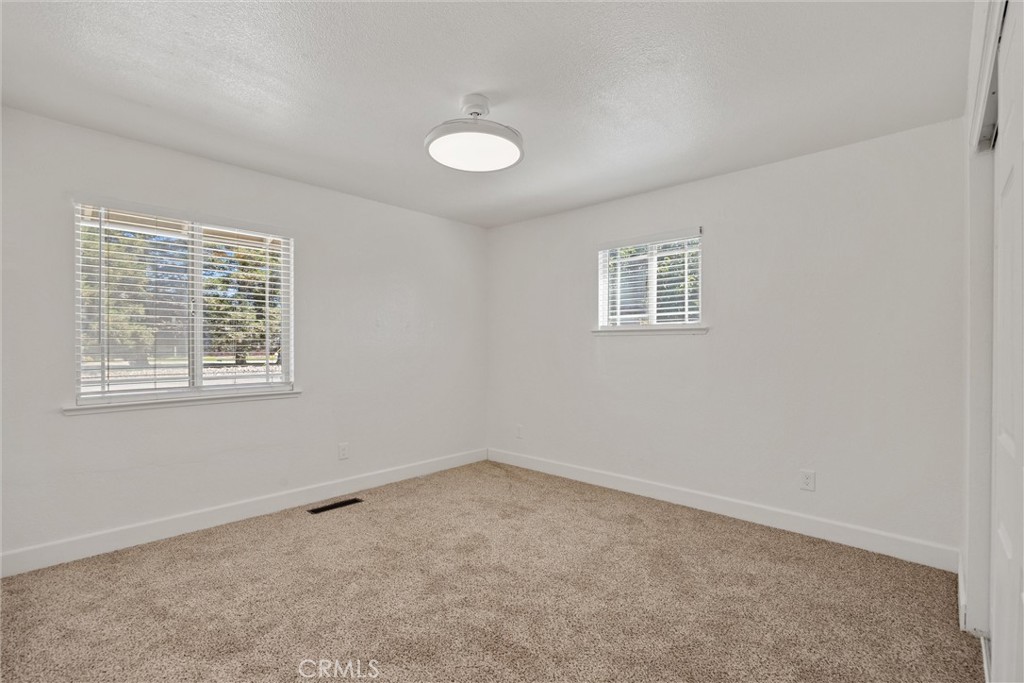 1030 W 1st Property Photo 25