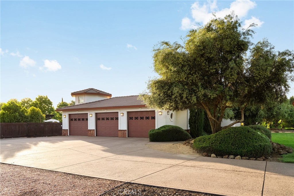 13940 Lindbergh Circle Property Photo 5