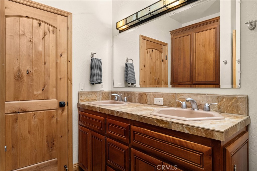 13940 Lindbergh Circle Property Photo 33