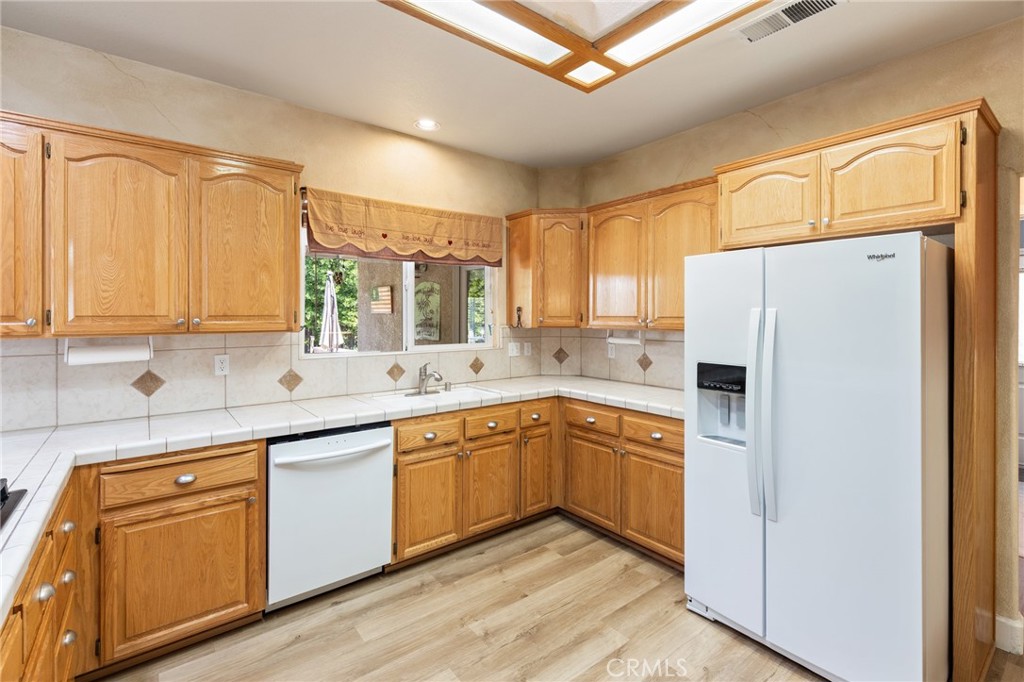 1204 Windecker Drive Property Photo 8