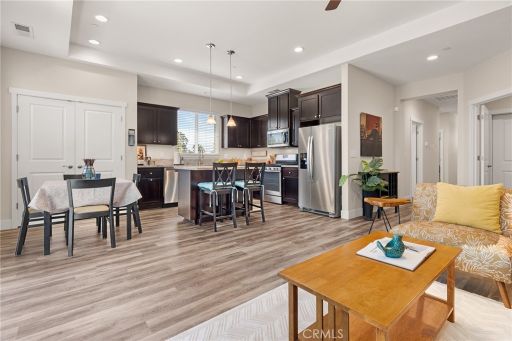 1143 Cork Oak Property Photo 4