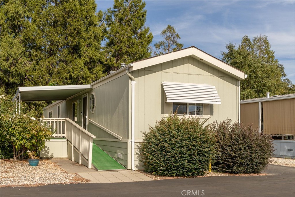 1675 Manzanita 20 Property Photo 3