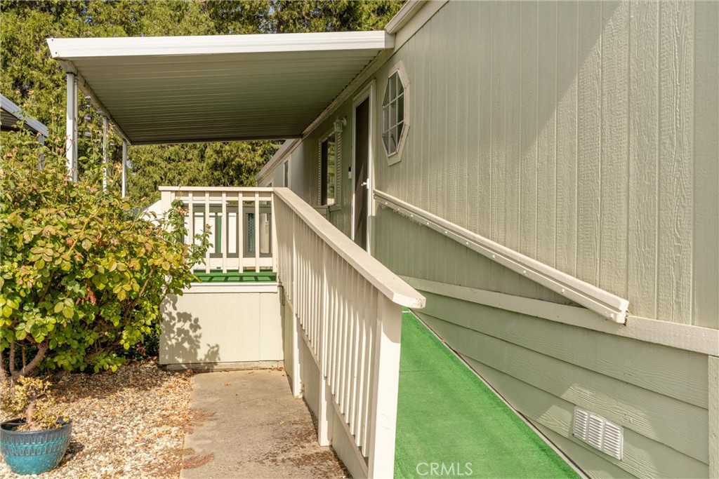 1675 Manzanita 20 Property Photo 4