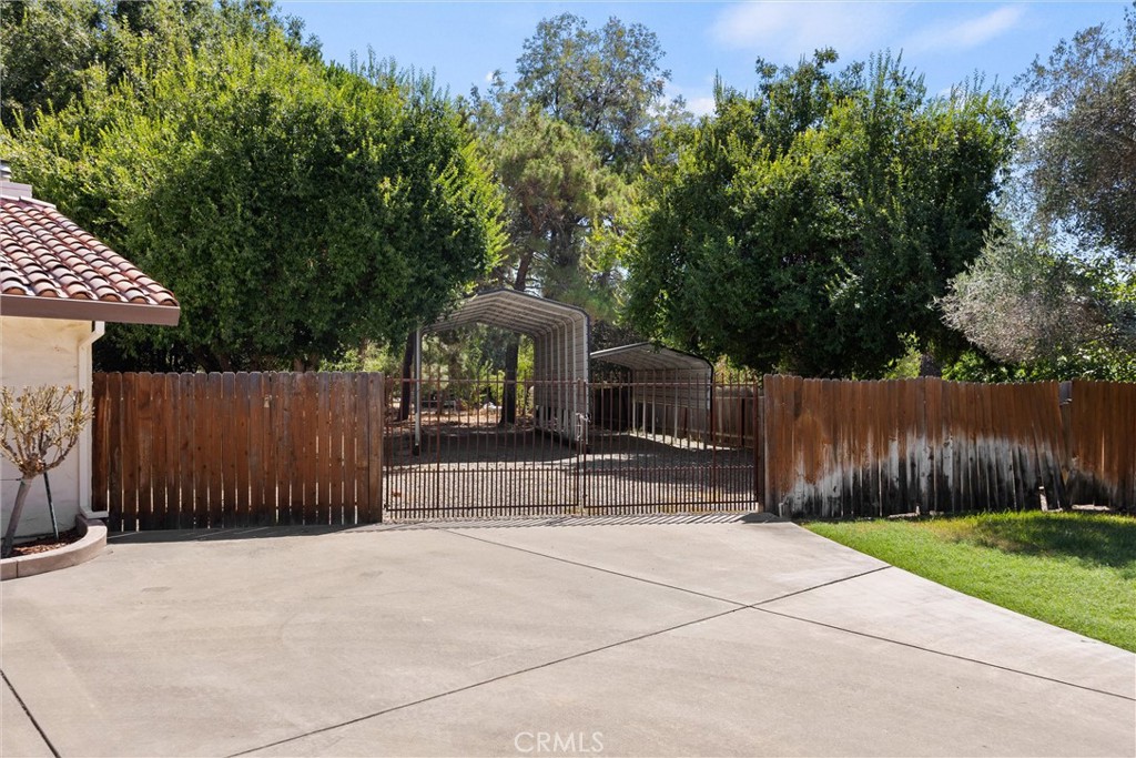 948 Sunset Terrace Property Photo 7