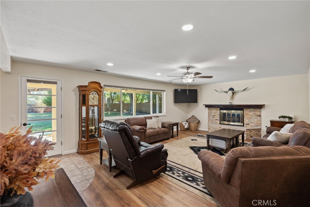 948 Sunset Terrace Property Photo 9