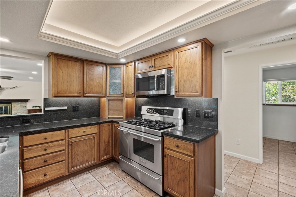 948 Sunset Terrace Property Photo 15