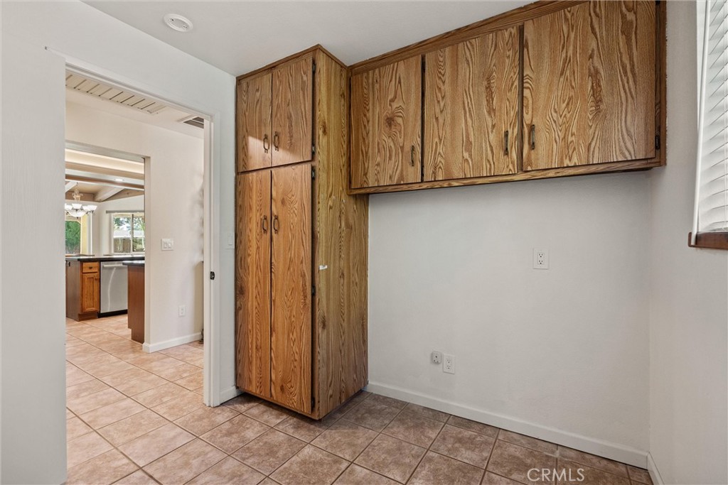 948 Sunset Terrace Property Photo 29