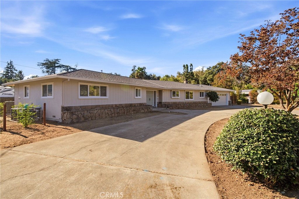 1774 Estates Way Property Photo 1