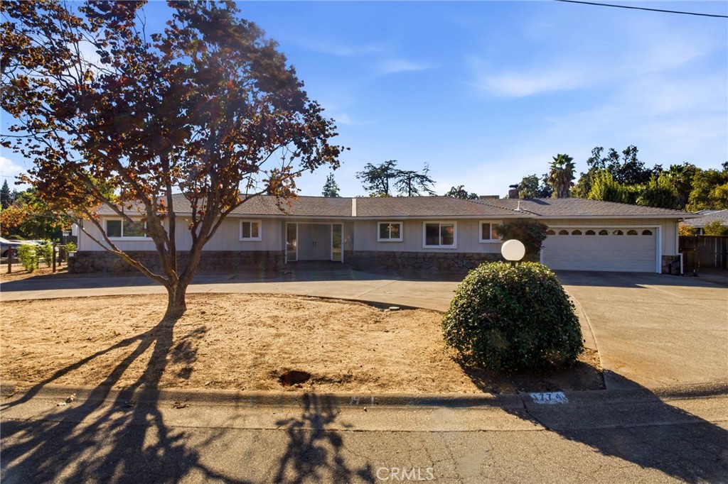 1774 Estates Way Property Photo 2