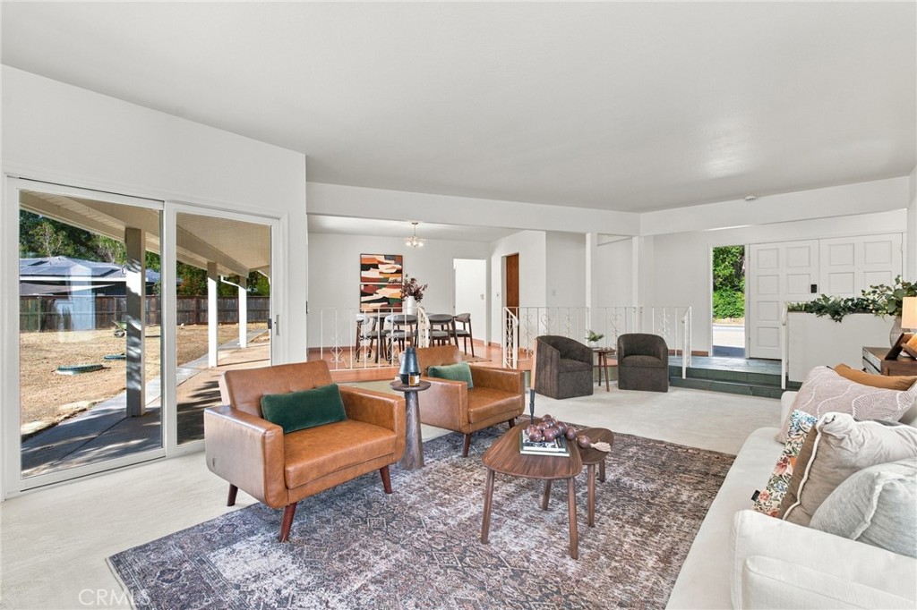 1774 Estates Way Property Photo 8