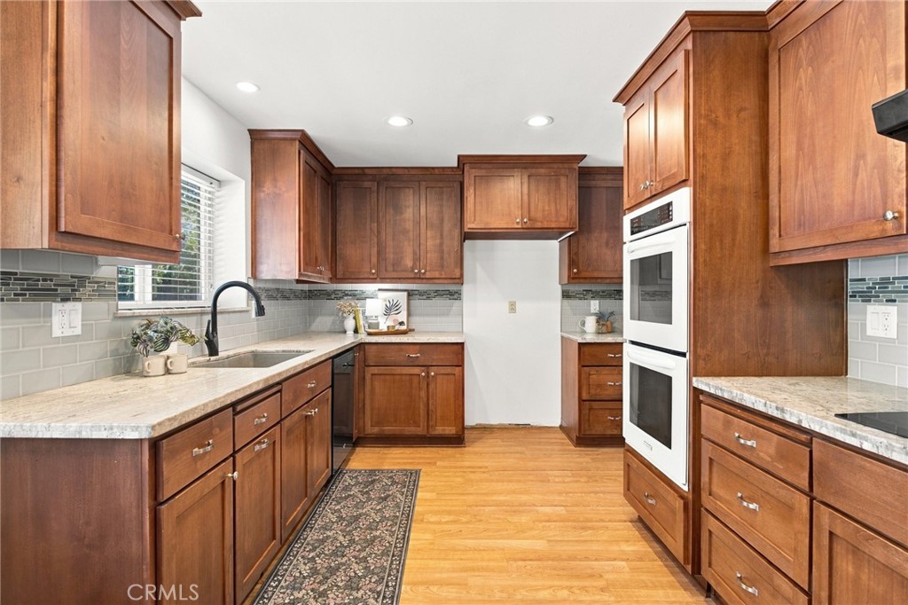 1774 Estates Way Property Photo 22