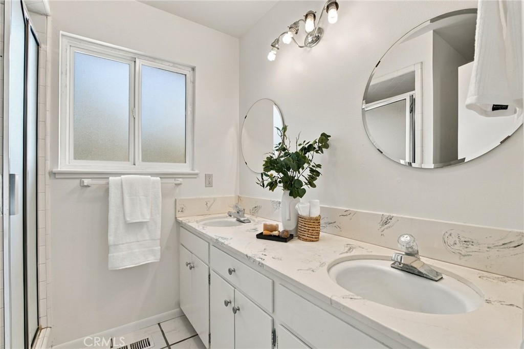 1774 Estates Way Property Photo 29