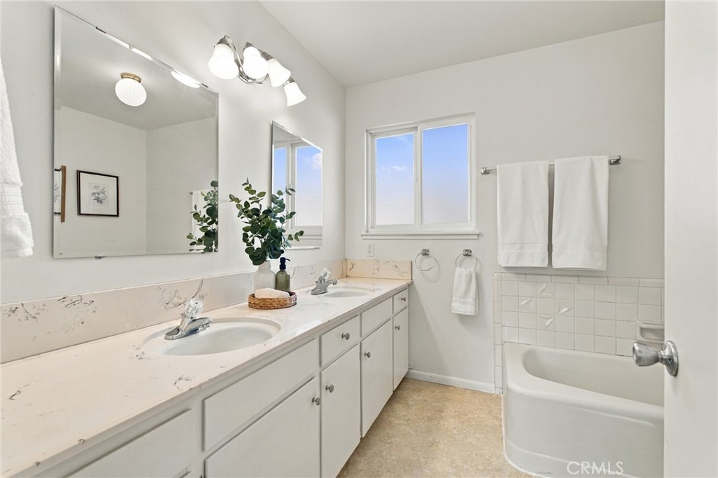 1774 Estates Way Property Photo 32