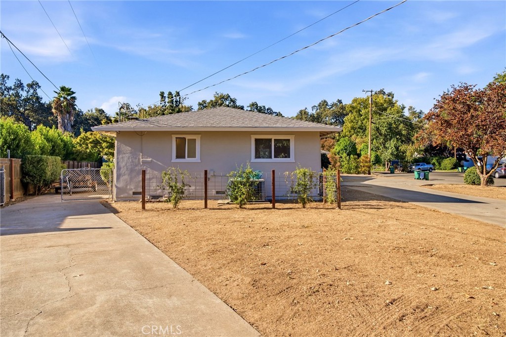 1774 Estates Way Property Photo 40