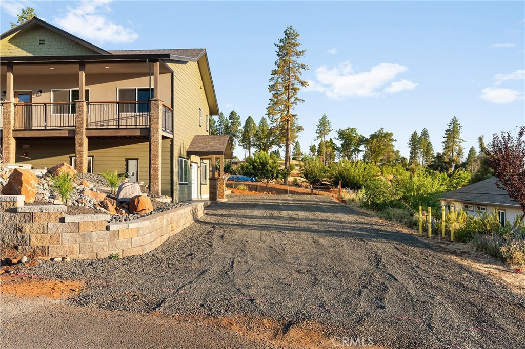566 Boquest Boulevard Property Photo 8