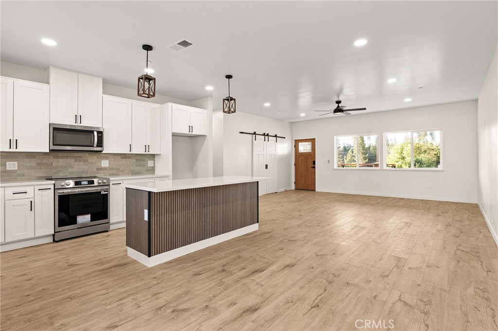 566 Boquest Boulevard Property Photo 13