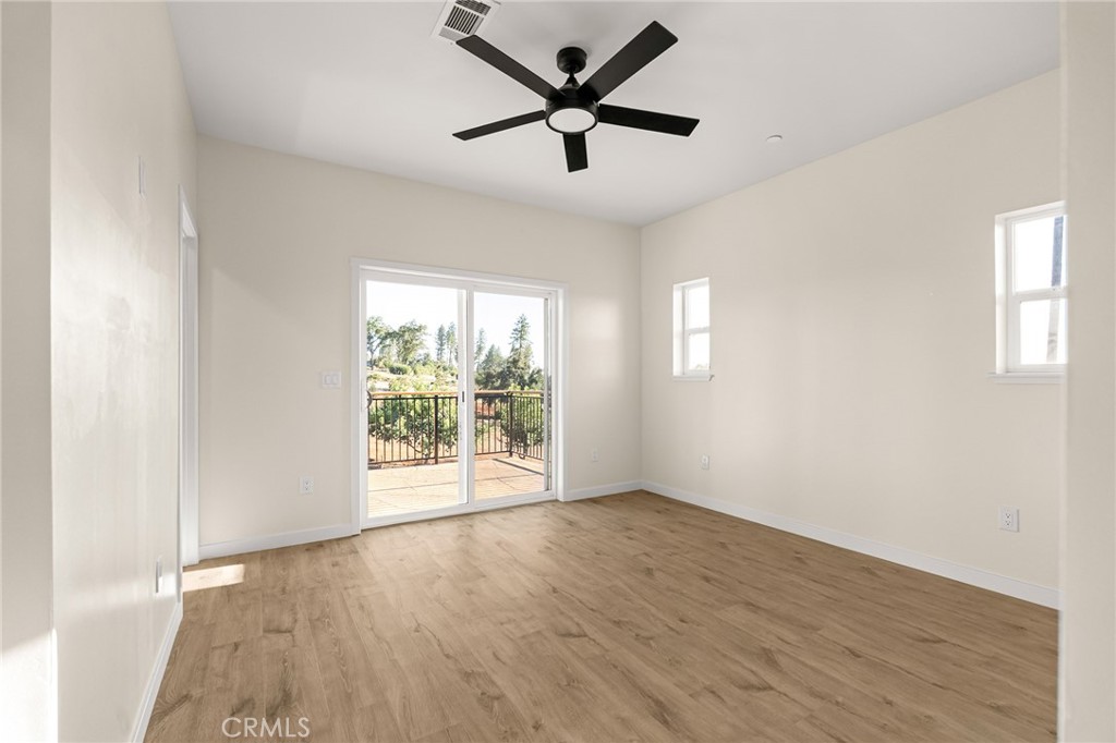 566 Boquest Boulevard Property Photo 23