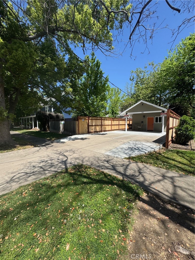 1362 Magnolia Property Photo 6