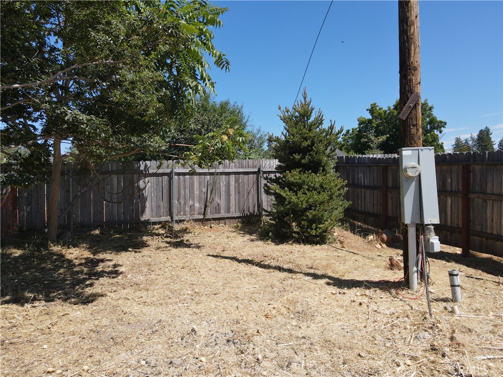 675 Memorial Property Photo 3