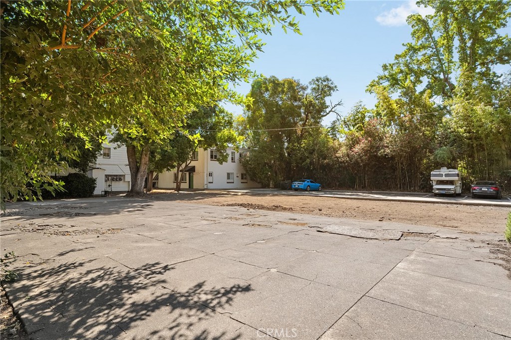 1121 1129 Magnolia Avenue Property Photo 6