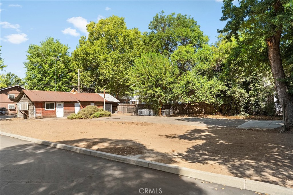1121 1129 Magnolia Avenue Property Photo 8