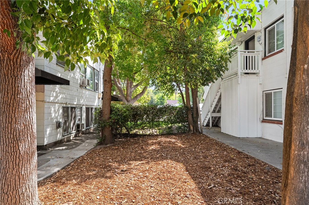 1121 1129 Magnolia Avenue Property Photo 11