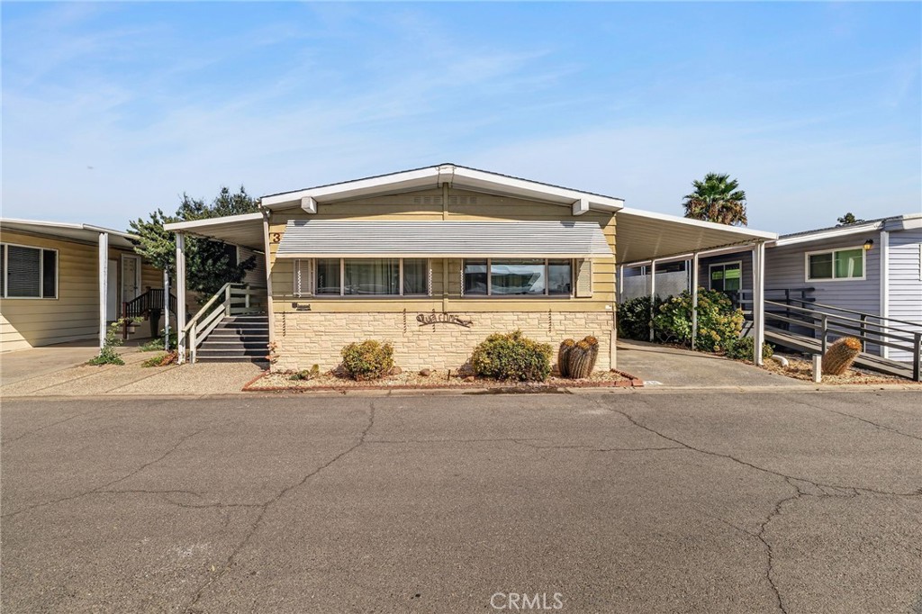 701 E Lassen 38 Property Photo 2