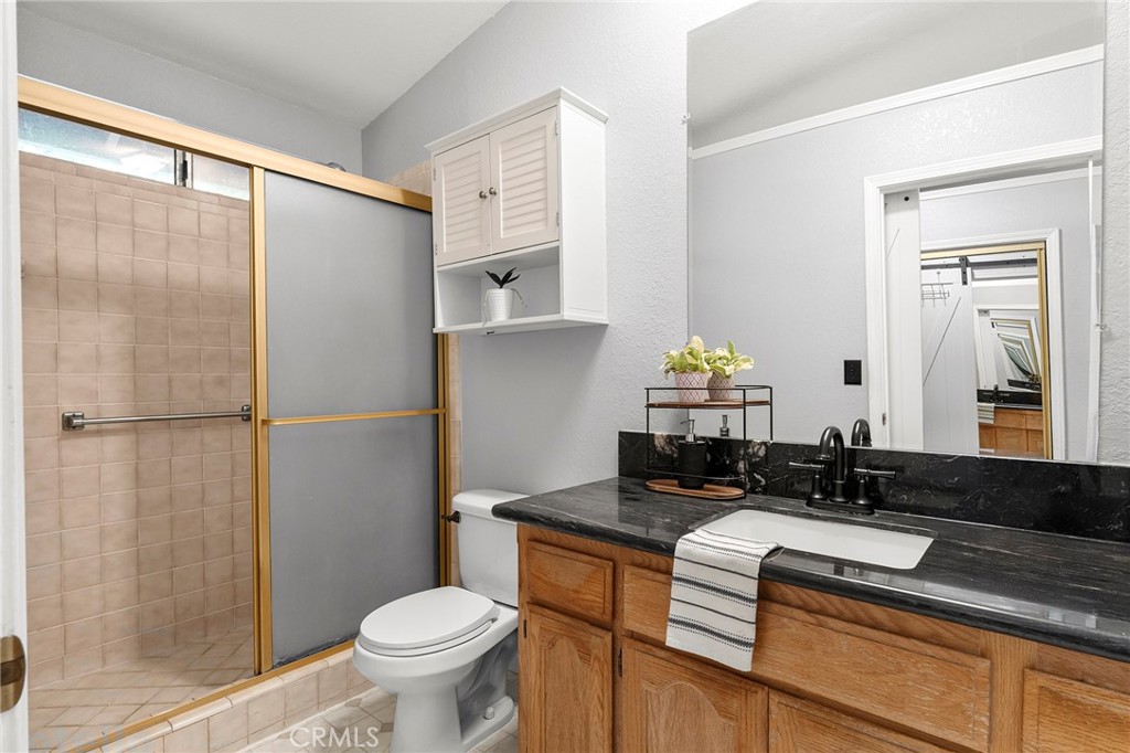 14368 Sinclair Circle Property Photo 3