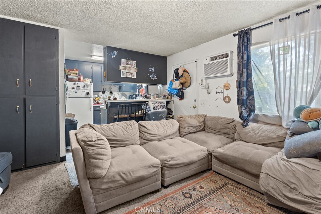 1460 Fetter Street Property Photo 8
