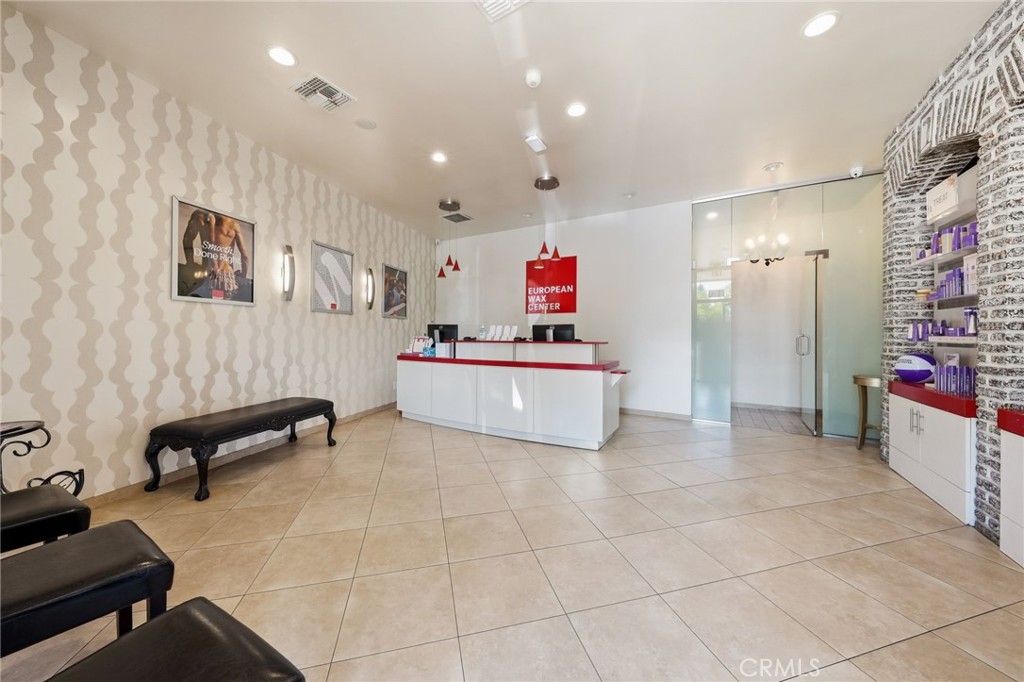 728 Mangrove Avenue B Property Photo 4