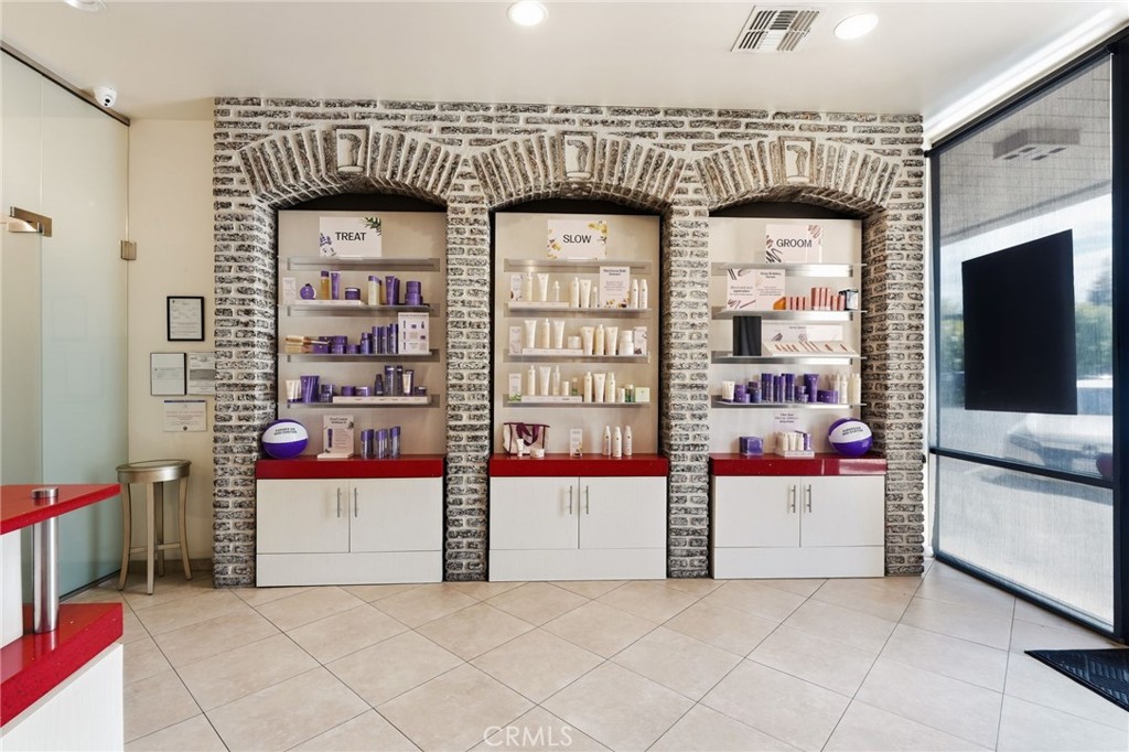728 Mangrove Avenue B Property Photo 6