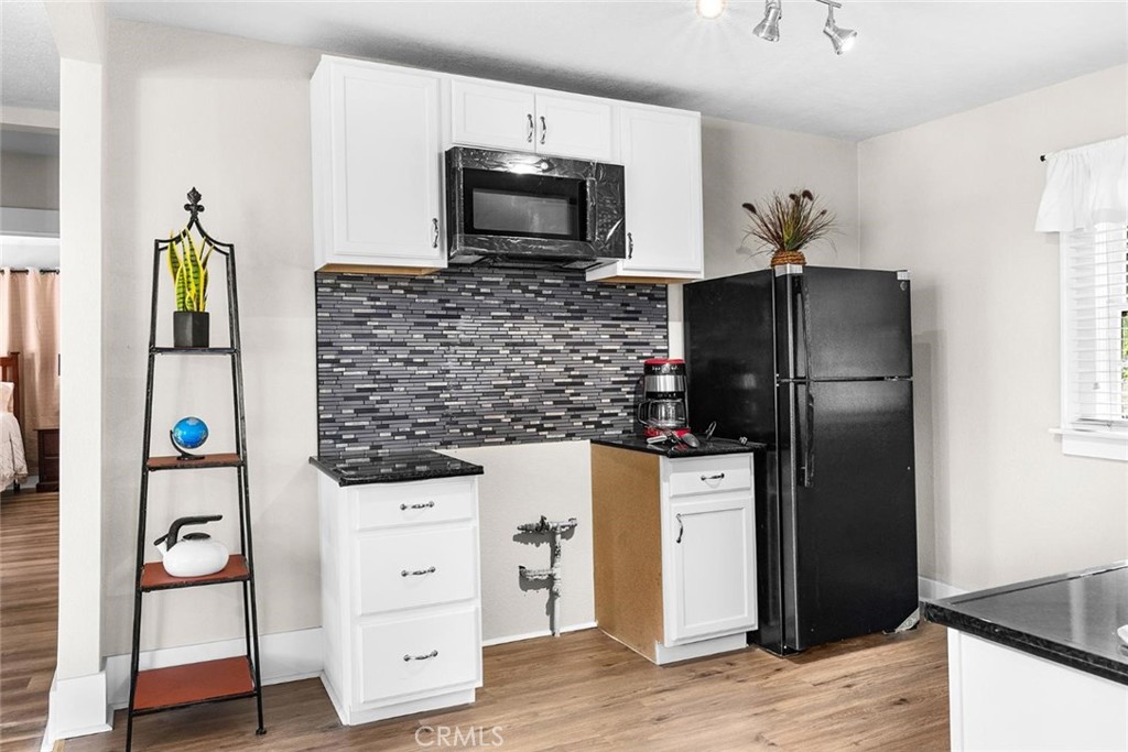 735 Pine Street Property Photo 12