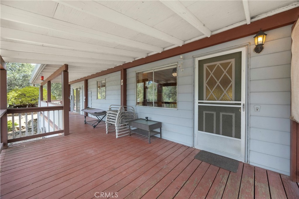 352 Lodgeview Property Photo 5