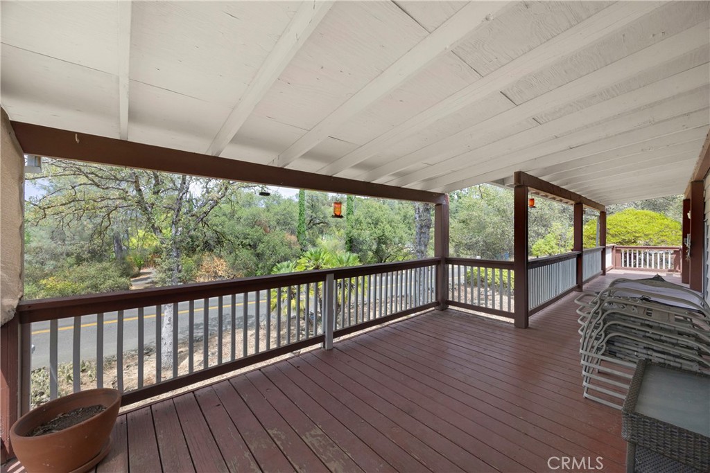 352 Lodgeview Property Photo 6