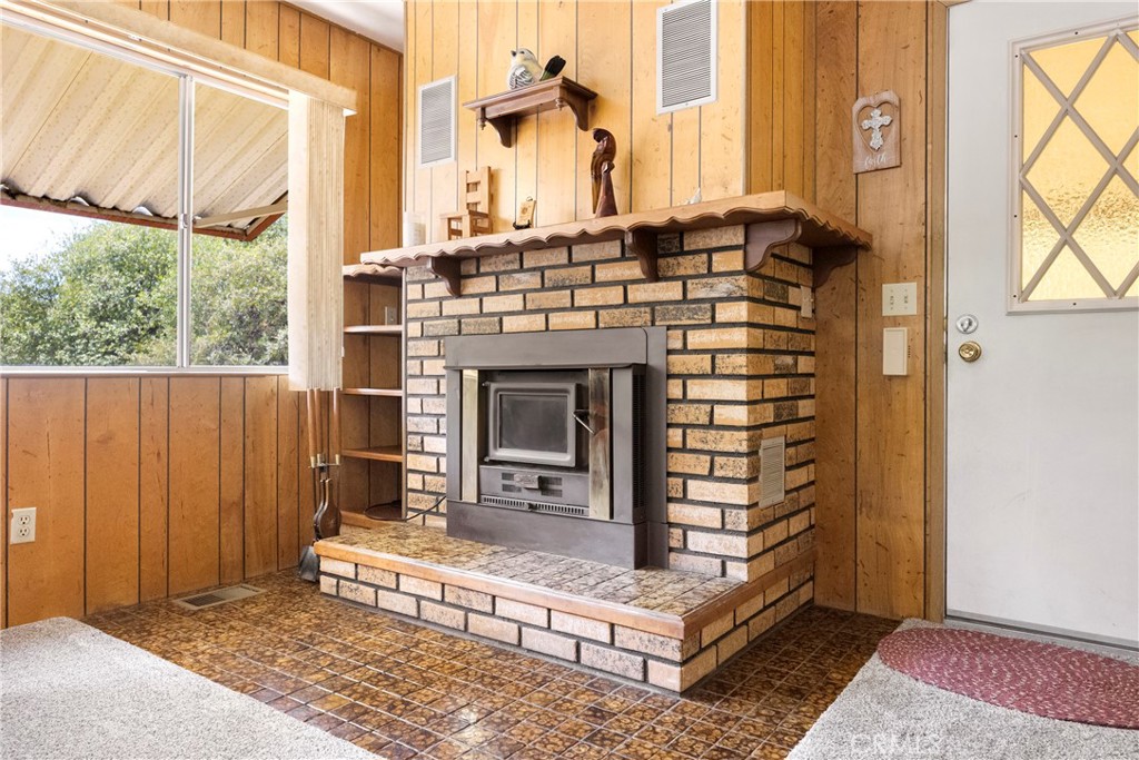 352 Lodgeview Property Photo 12