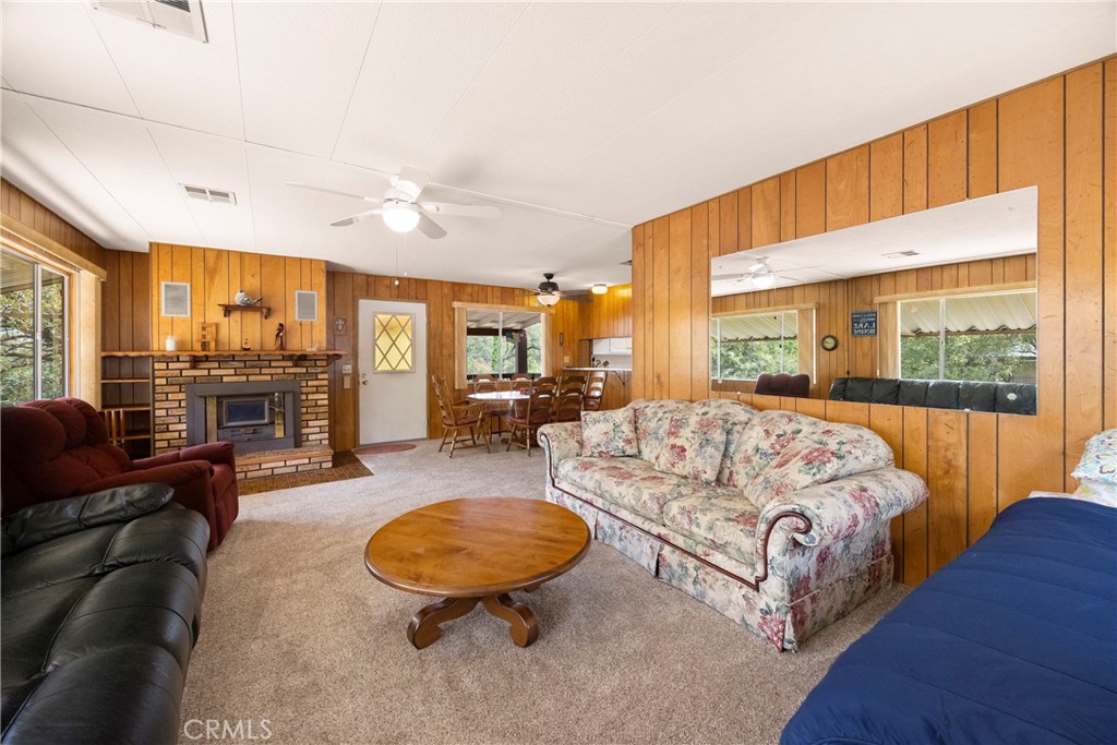 352 Lodgeview Property Photo 14