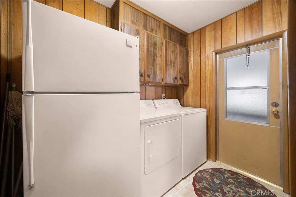 352 Lodgeview Property Photo 24